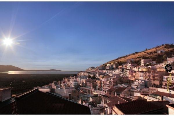 carpino-fg-gargano-sullo-sfondo-il-lago-varano32CDB56E-E9AE-AD25-C870-B1A712CDDE31.jpg