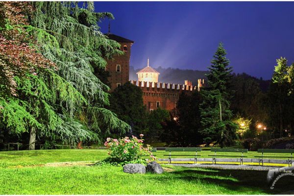 parco-del-valentino-by-night-torinoCE111B77-53AC-122E-3FA3-5BD1B78AE1DB.jpg