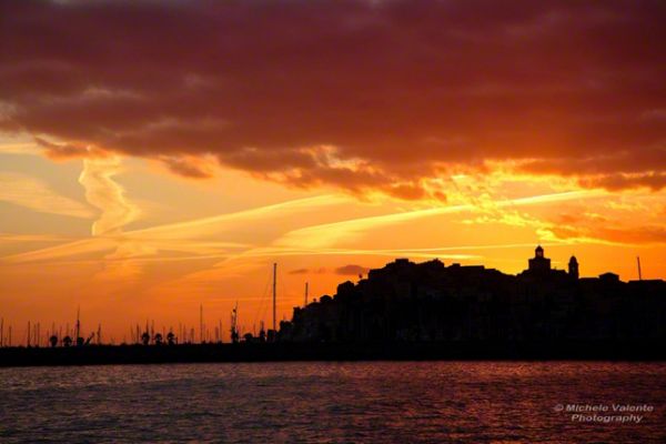 sunrises-and-sunsets-0426987E41-B841-3EC3-EF92-66A7DDEC2499.jpg