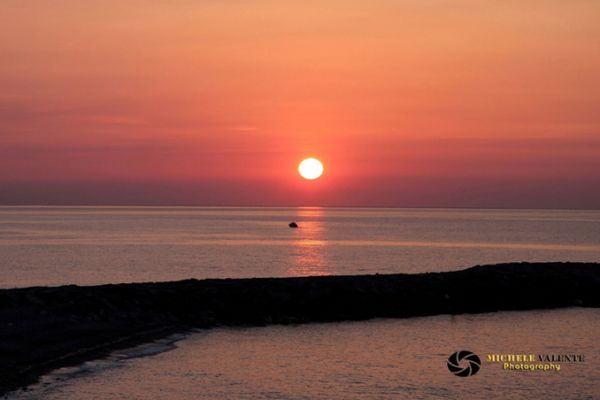 sunrises-and-sunsets-090D3B7A74-1452-0E74-93CA-67593370400F.jpg