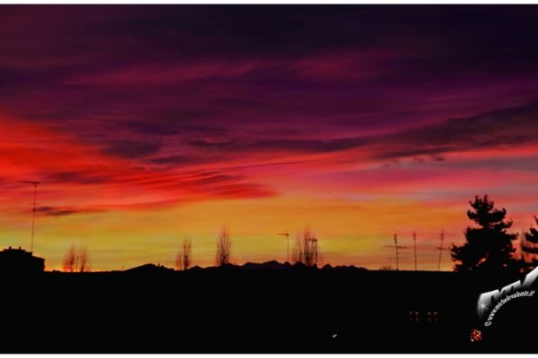 sunrises-and-sunsets-173CD88C67-F134-724D-5F81-339561C78852.jpg