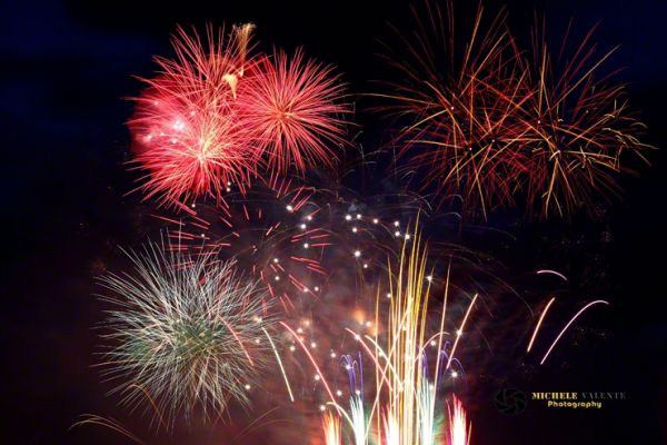 fireworks-05FC97DF0E-AC5A-8CDF-677C-599C52AC4D05.jpg