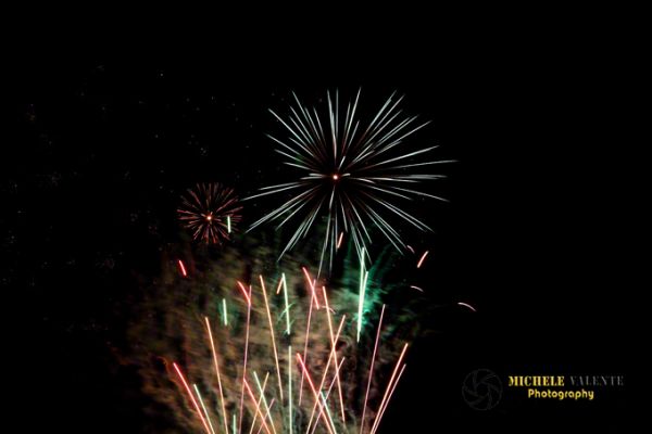 fireworks-0749C7BEC6-859B-85A0-9C5C-0B9977014F70.jpg