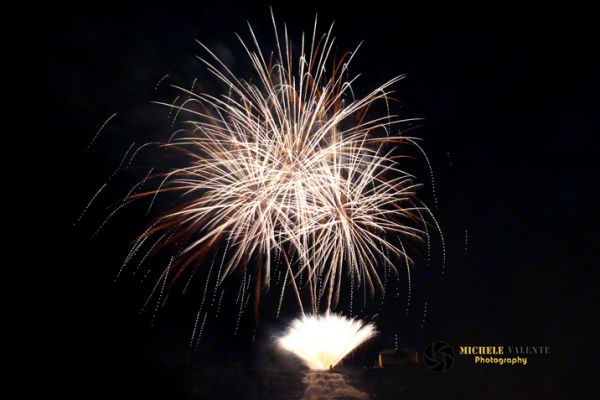 fireworks-09C4616A7D-1332-3C42-1CB9-4B89F3894BA3.jpg