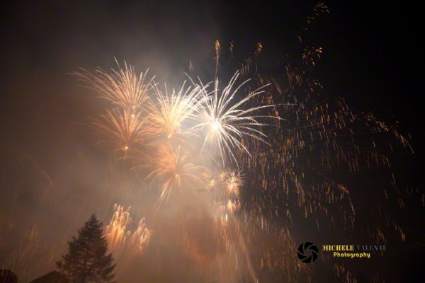 fireworks-14CC90F5D4-3D65-92BF-8465-CDE38F9D3229.jpg
