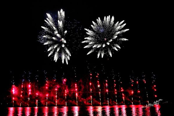 fireworks-16E24F835E-EE48-18C9-D6B4-99899F64B799.jpg