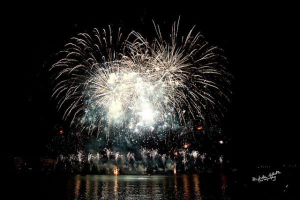 fireworks-2288914C8F-EFD6-C73B-64CE-CA90C9E1ADD7.jpg