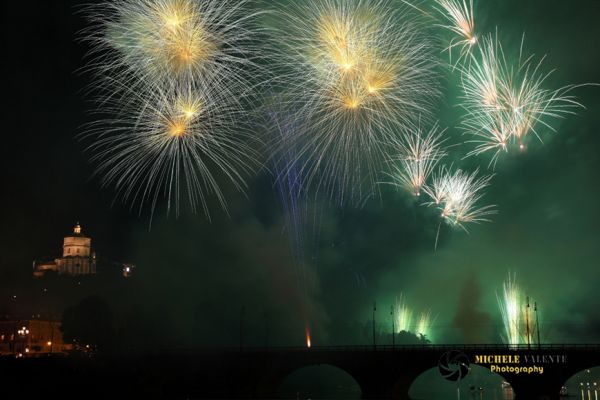 fireworks-3390002BB7-1117-36BA-6F9A-69A1A1901FF4.jpg