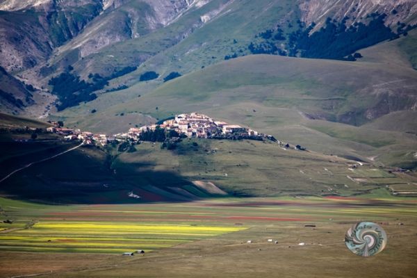 castelluccio-1605017E70-2F86-0240-AB39-3E526014E69D.jpg