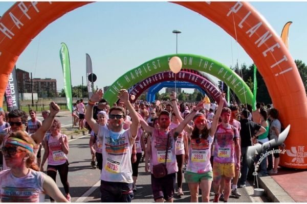 the-color-run-12462D73D8-BFD2-7C9A-E915-53989CA10EF3.jpg