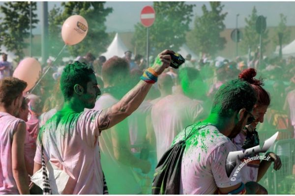 the-color-run-17513068C5-9531-41E6-2FF6-65DC9AA1B58F.jpg