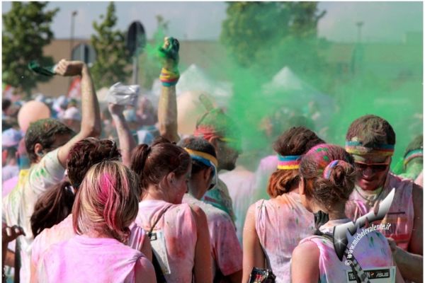 the-color-run-23E9570D5E-19F8-34F3-BED1-65BD1DF8DA20.jpg