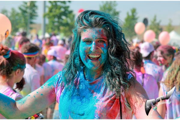 the-color-run-26DB8F1337-4730-6B81-C429-4C0B2F1F89F1.jpg