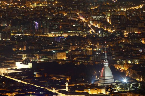 turin-by-night976FB701-CAC1-ED57-F836-5AA023463D1F.jpg