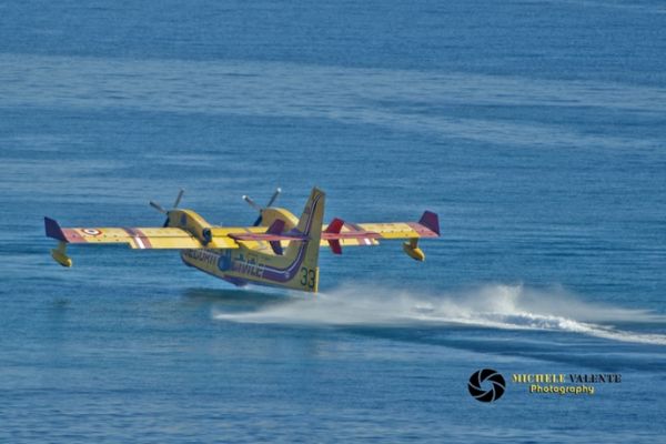 airplanes-1219EADFAD-4D8A-B05A-C428-2B99FF5620DE.jpg