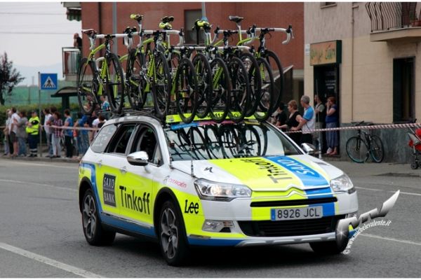 giro-d-italia-1794695EC3-E520-2710-E23C-917899DA6FF3.jpg