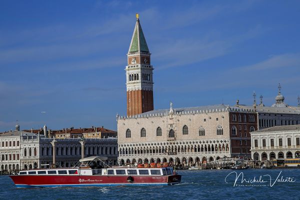 venezia-25FCBF23FA-99FF-0210-FC46-EA8660C325FF.jpg