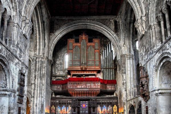 st-bartholomew-the-great-london-07728779DC-D6CC-DF94-12AA-AE336552FD5A.jpg