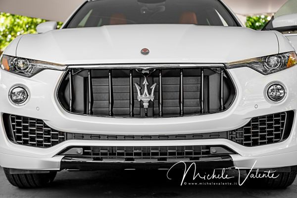 salone-auto-047ED8A906-484F-09B2-FE05-A24AB518E500.jpg