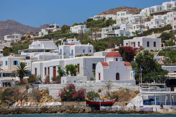 mykonos-32618CCFE3-8E2C-ACA5-6F4C-04385BD34DD3.jpg