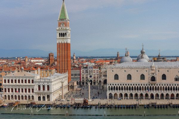 venice-1587BA9A2C-DEE4-A5F2-5E94-9453AC075C6F.jpg