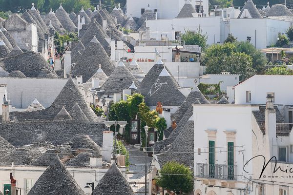 alberobello-064E440B8D-9F29-8676-0086-C516EE162E75.jpg