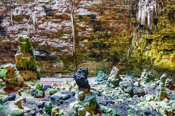 castellana-grotte-0374A255D7-9799-952C-E1A2-7CE22DE5F3BA.jpg