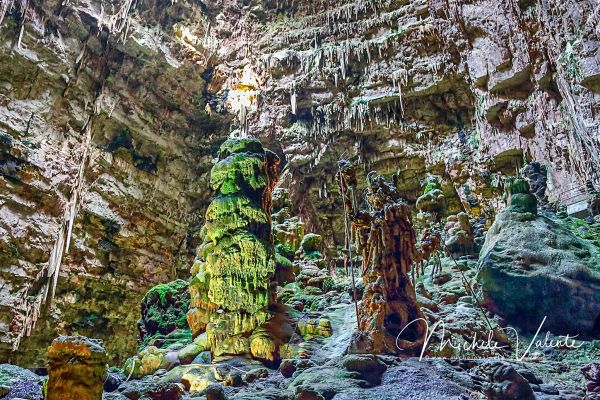 castellana-grotte-05D31BADA2-207C-3ED3-9AA1-81BF2EA5FB15.jpg