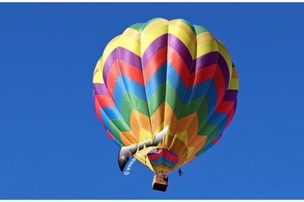 balloons-0254D02A7F-4398-5AB2-CEAC-7B0D917AD312.jpg