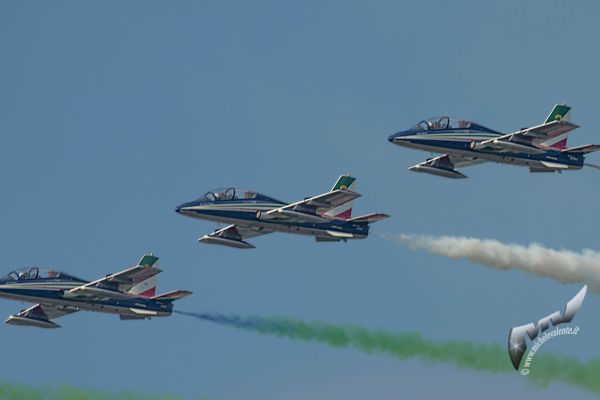 frecce-tricolori-04151E0B41-B130-D4D9-3BCB-526AB8705F9F.jpg
